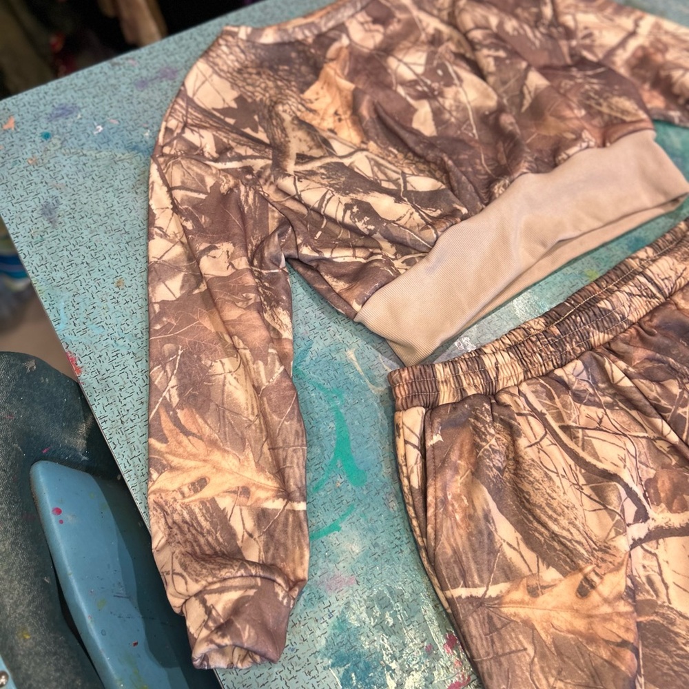 Cropped Camo Set - Picture 3 of 13